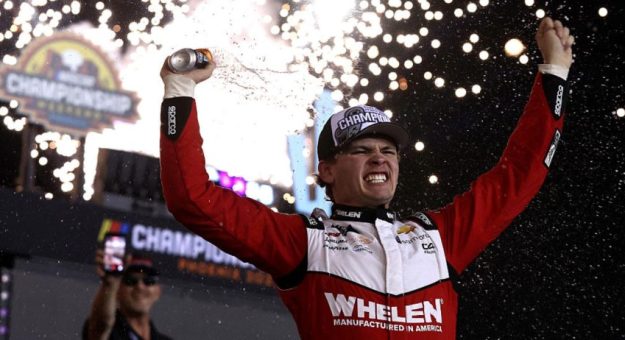Visit Jesse Love ganó el campeonato de la NASCAR Xfinity Series 2025 en el Phoenix Raceway page