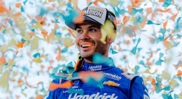 Visit Kyle Larson ganó el campeonato de la NASCAR Cup Series 2025 en el Phoenix Raceway page