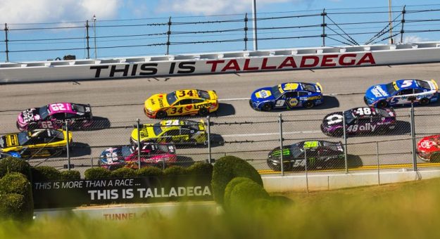 Visit Lo mejor de la temporada NASCAR Cup Series 2025 en números page