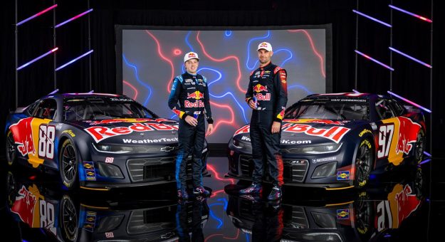 Visit Trackhouse presentó autos con look Red Bull para Shane van Gisbergen y Connor Zilisch page