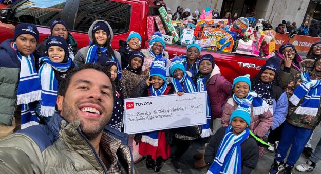 Visit Bubba Wallace y Toyota sorprendieron al Boys & Girls Club con donaciones en ‘Today’ page