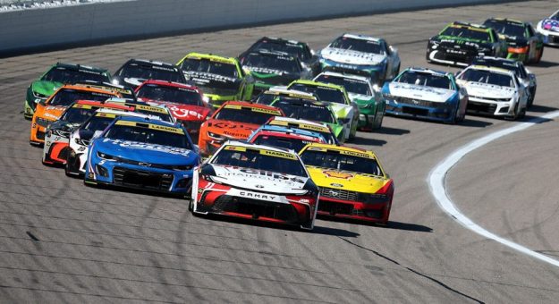 Visit Los mejores momentos de la temporada NASCAR Cup Series 2025 page