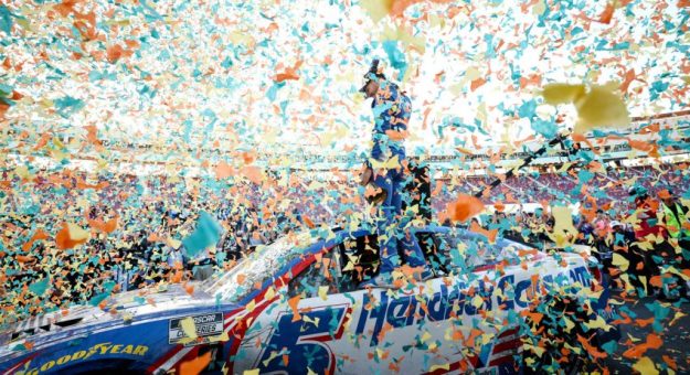 Visit Las mejores fotos de la temporada NASCAR 2025 page