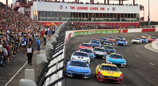 Visit Equipos de la Cup Series 2026 probarán nuevo motor en el North Wilkesboro Speedway page