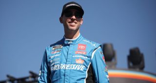 Can Hamlin overcome shoulder injury to regain championship form?