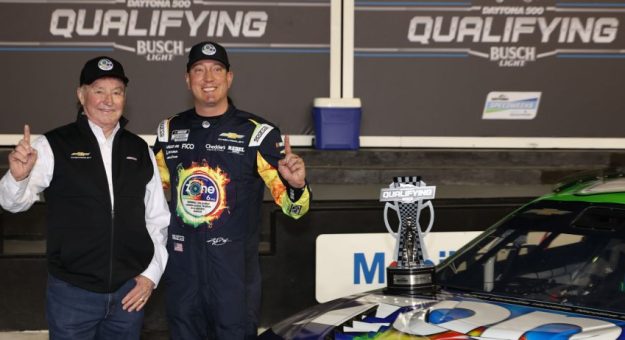 Visit Kyle Busch ganó la Pole Position para la Daytona 500 de la Cup Series 2026 page