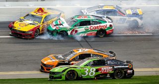 Race Rewind: Chaotic final laps lead to epic finish in Daytona 500
