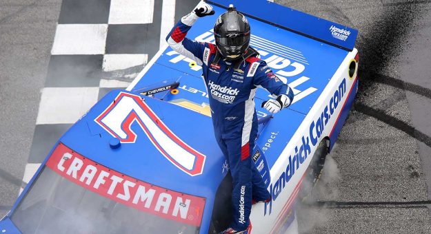 Visit Kyle Busch ganó la Fr8 Racing 208 de la Truck Series 2026 en Atlanta page