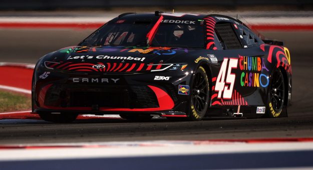 Visit Tyler Reddick ganó la Pole Position para la DuraMax Grand Prix en el Circuito de las Americas page
