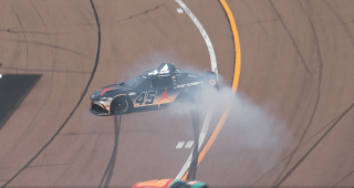 Points leader Tyler Reddick spins late in Phoenix practice