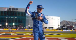 Jackpot, Larson! No. 88 driver triumphs in Las Vegas O’Reilly race