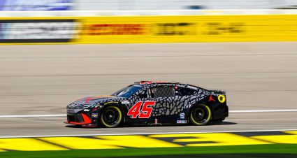 Tyler Reddick drives a Kurt Busch tribute scheme at Las Vegas.