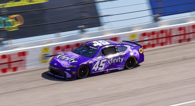 Visit Tyler Reddick en busca de una victoria más, ahora en el Martinsville Speedway page