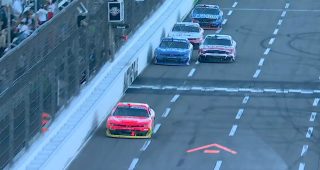 Allgaier outlasts chaos, wins O’Reilly Series race at Martinsville