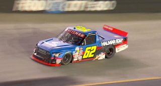 Bell holds off Smith to win at Bristol