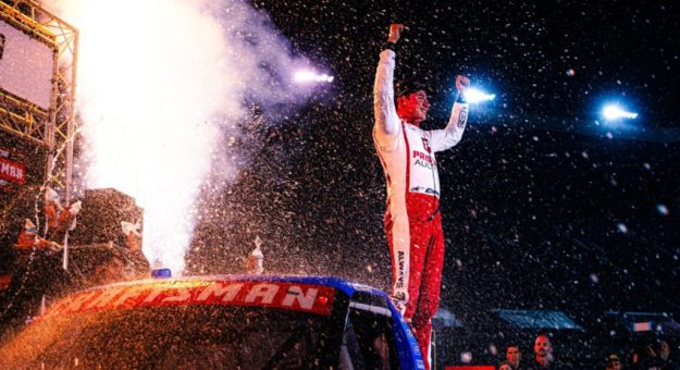 Visit Christopher Bell ganó la Tennessee Army National Guard 250 de la Truck Series 2026 page