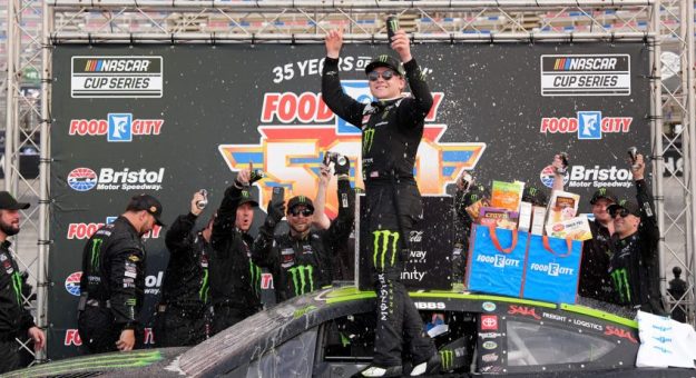 Visit Ty Gibbs ganó la Food City 500 en Bristol; su primera victoria en la Cup Series page