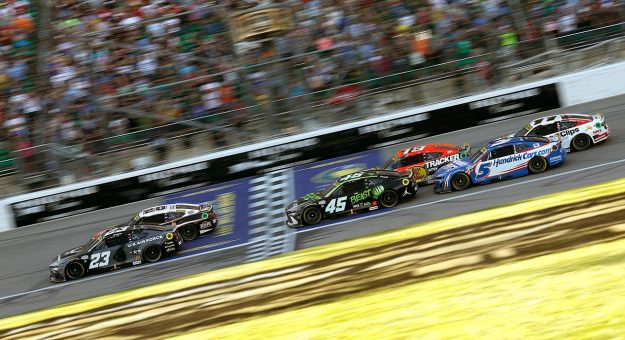 Visit Orden de clasificación para la AdventHealth 400 de la Cup Series 2026 en Kansas page