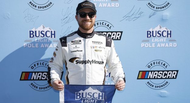 Visit Tyler Reddick ganó la Pole Position para la AdventHealth 400 de la Cup Series 2026 en Kansas page