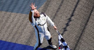 Race Rewind: Reddick wields his way to win No. 5