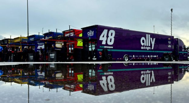 Visit Tyler Reddick arrancará en la Pole Position en Talladega tras mal tiempo en clasificación page