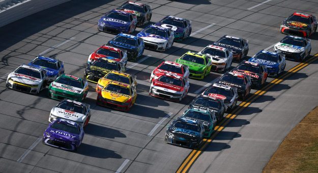 Visit 3 Up, 3 Down: Pilotos en direcciones opuestas de Talladega a Texas page