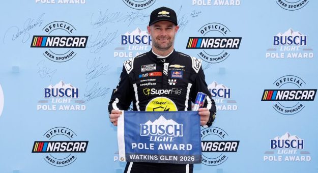 Visit Shane van Gisbergen ganó la Pole Position para la Go Bowling at the Glen page