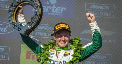 Bruna Tomaselli en la NASCAR Brasil