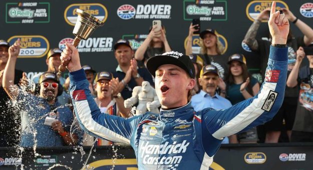 Visit Corey Day ganó la BetRivers 200 de la O´Reilly Auto Parts Series 2026 en Dover page