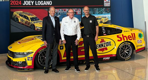 Visit Team Penske y el Salón de la Fama inauguraron exhibición del 60 aniversario page