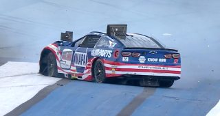 Elliott brings out late Stage 1 caution at Charlotte