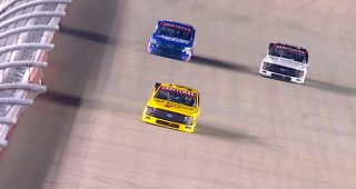 Riggs passes Caruth on final lap to win Nashville