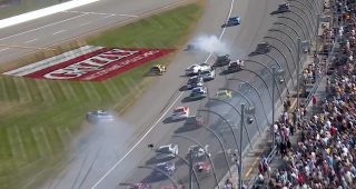 Watch how nine cars got caught in big Michigan crash