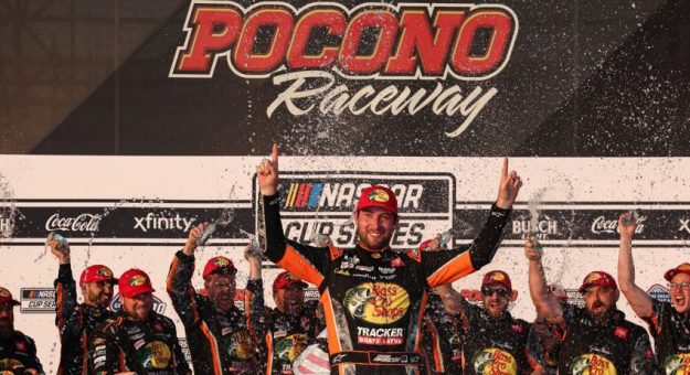 Visit Todos los ganadores de la Cup Series en la historia del Pocono Raceway page