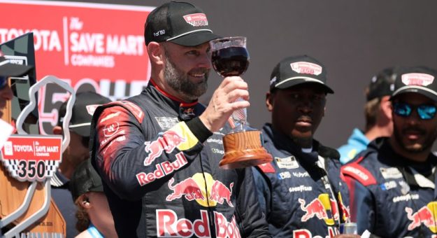 Visit Shane van Gisbergen ganó la Toyota/Save Mart 350 en el Sonoma Raceway page