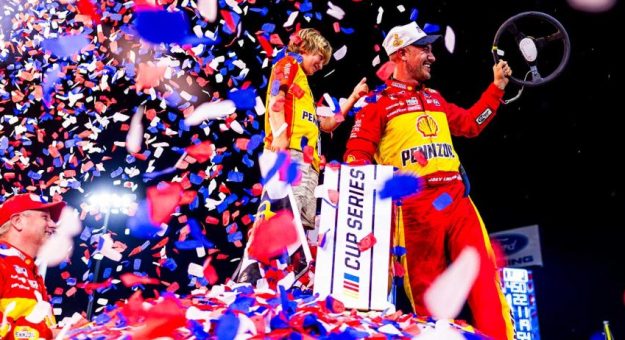 Visit Joey Logano ganó la Window World 450 de la Cup Series 2026 en North Wilkesboro page