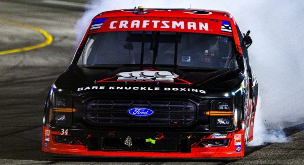 Visit Layne Riggs ganó la TSport 200 en el Lucas Oil Indianapolis Raceway Park page