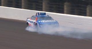 Larson’s race ends after tire goes down late in Stage 1