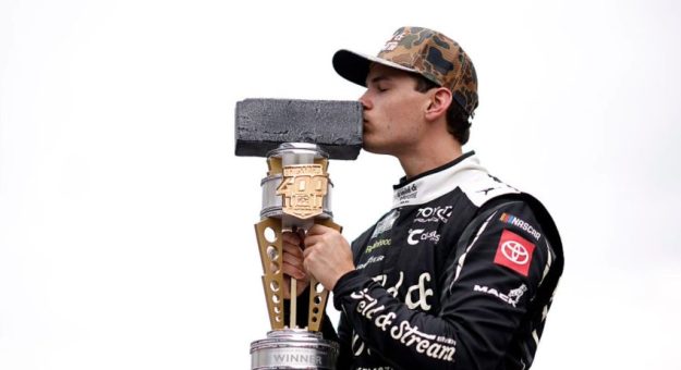 Visit Corey Heim se consolidó como la próxima estrella de la NASCAR con victoria en la Brickyard 400 page