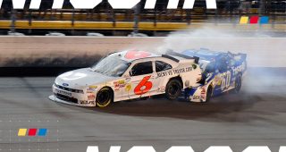 Wild finish: Edwards’ slam pushes Stenhouse to 2011 Iowa win