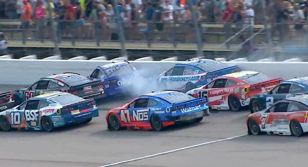 Visit Las mejores fotos del fin de semana NASCAR 2026 en el Iowa Speedway page