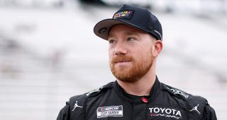 Reddick takes Darlington pole after weather cancels qualifying