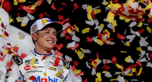 Visit Christopher Bell arrancó The Chase con doble celebración en Darlington page