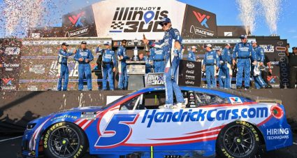 9 13 26 Larson Celebrates Victory Lane Gateway 870x462