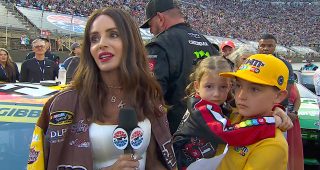 Samantha Busch honors Kyle in emotional pre-race tribute