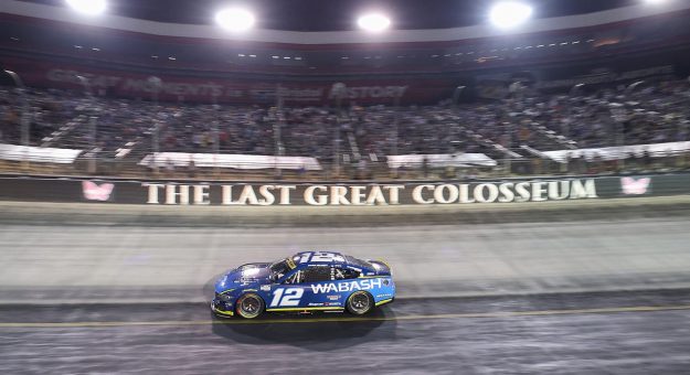 Visit The Chase Report presented by Mobil 1: de Bristol a Kansas page