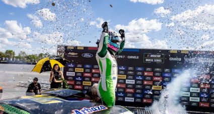 Tatiana Calderón, primera mujer con una victoria en la NASCAR Brasil