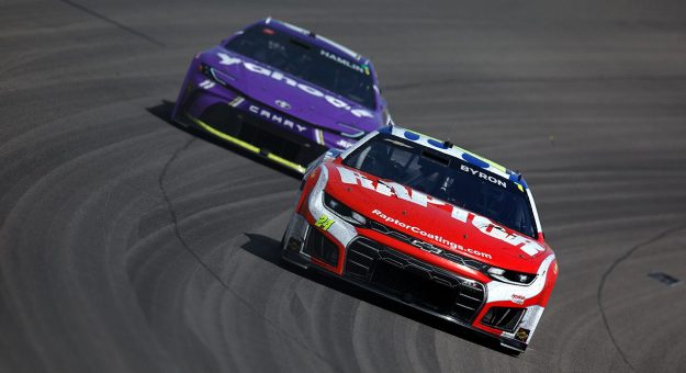 William Byron and Denny Hamlin at Las Vegas.