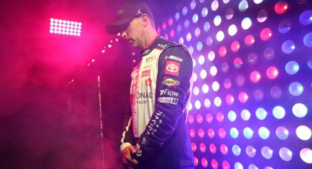 Visit ¿Será capaz Denny Hamlin de rescatar su camino hacia el campeonato? page